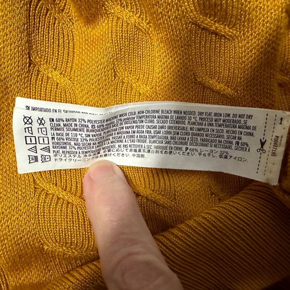 Forever 21 Cropped Ladies Long Sleeved Sweater Size M - Picture 3 of 9